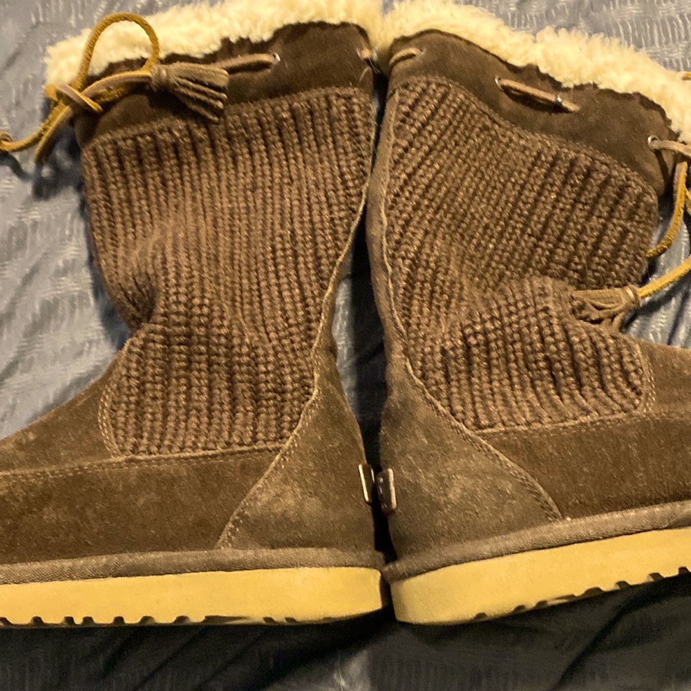 Girls brown suede Uggs size 2